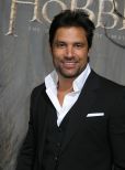 Manu Bennett