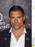 Manu Bennett