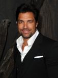 Manu Bennett