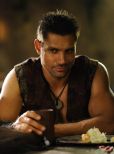 Manu Bennett