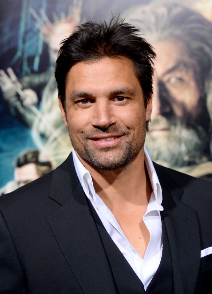 Manu Bennett
