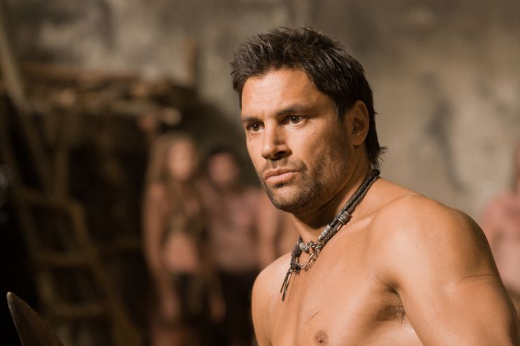 Manu Bennett