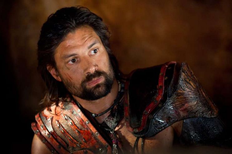 Manu Bennett