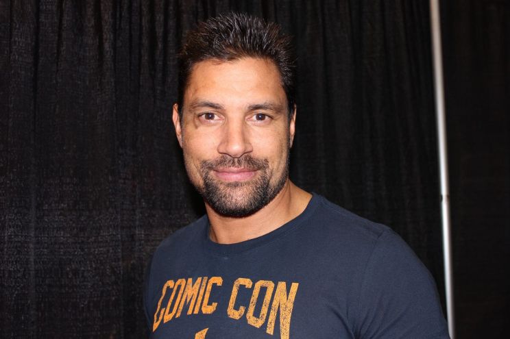 Manu Bennett