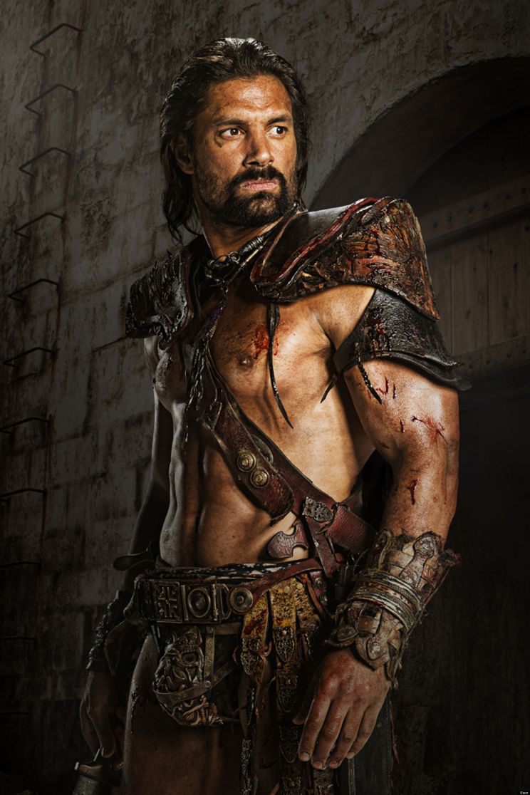 Manu Bennett