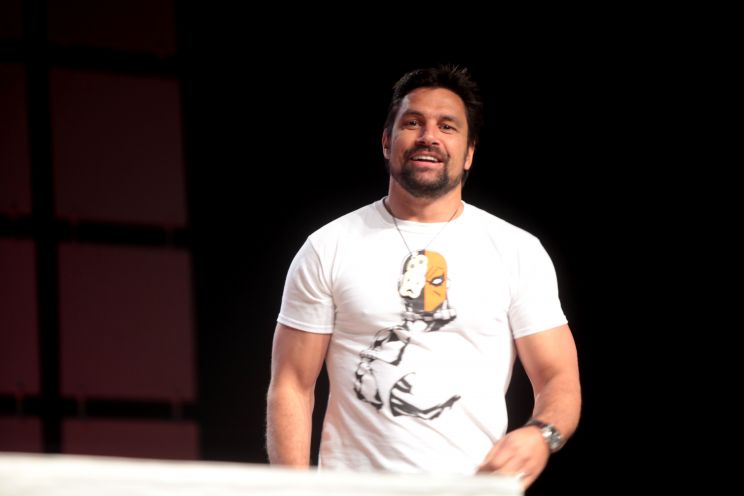 Manu Bennett