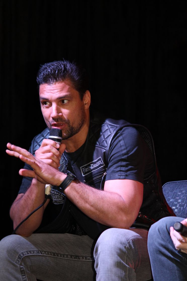 Manu Bennett