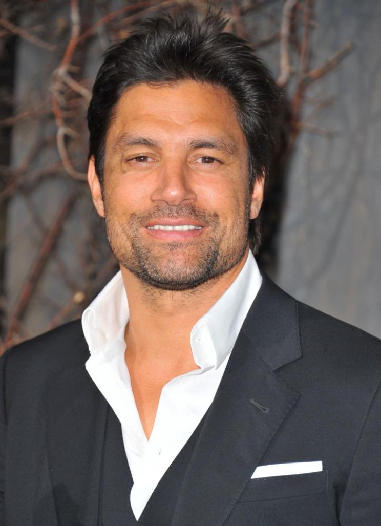 Manu Bennett