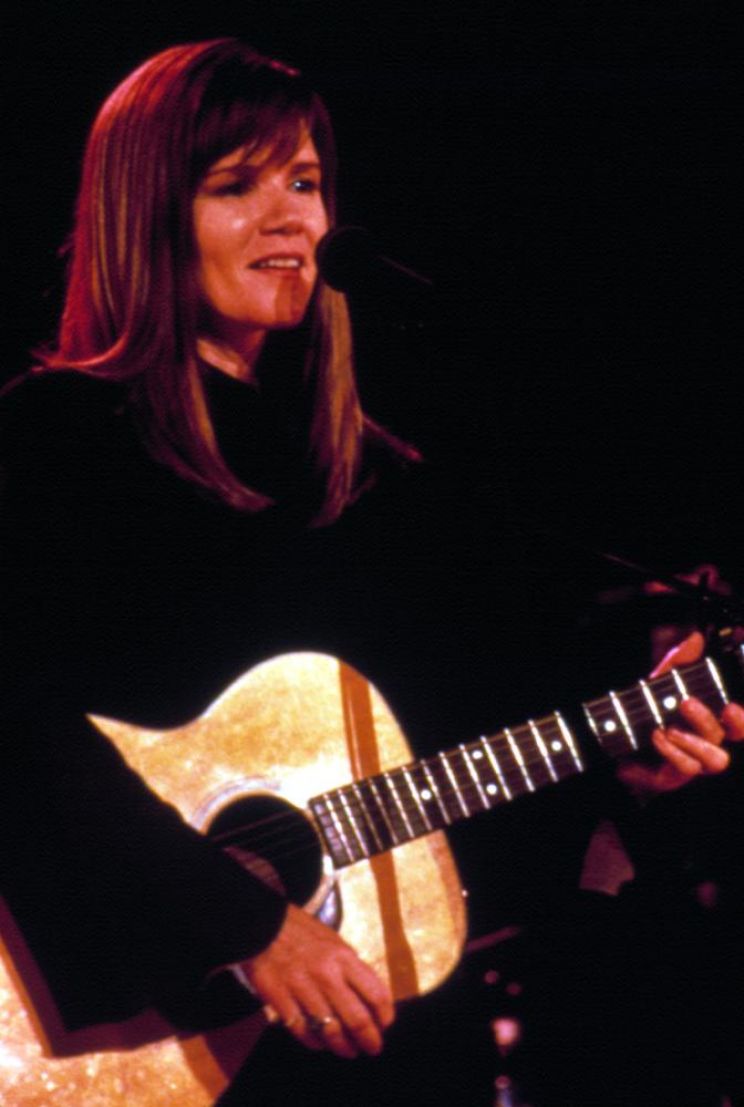 Mare Winningham