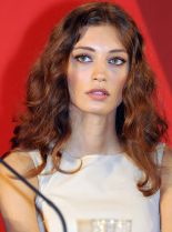 Margareth Madè #2606443 picture (Portrait Medium)