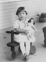 Marguerite Chapman photo