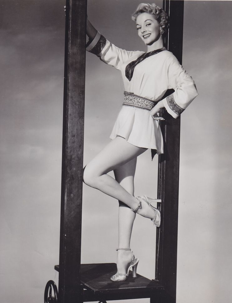 Mari Blanchard