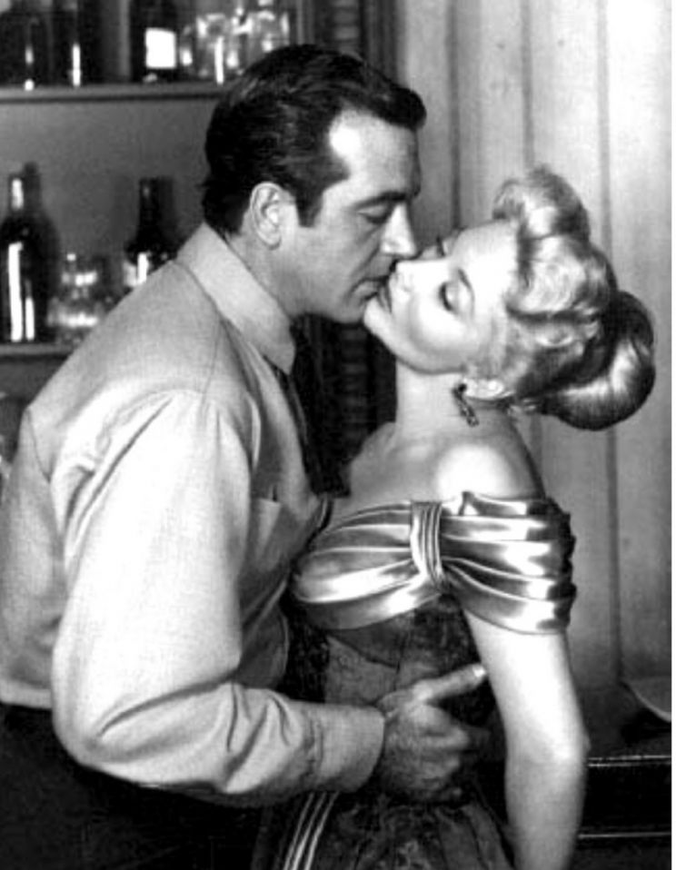 Mari Blanchard
