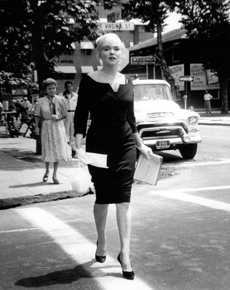Mari Blanchard