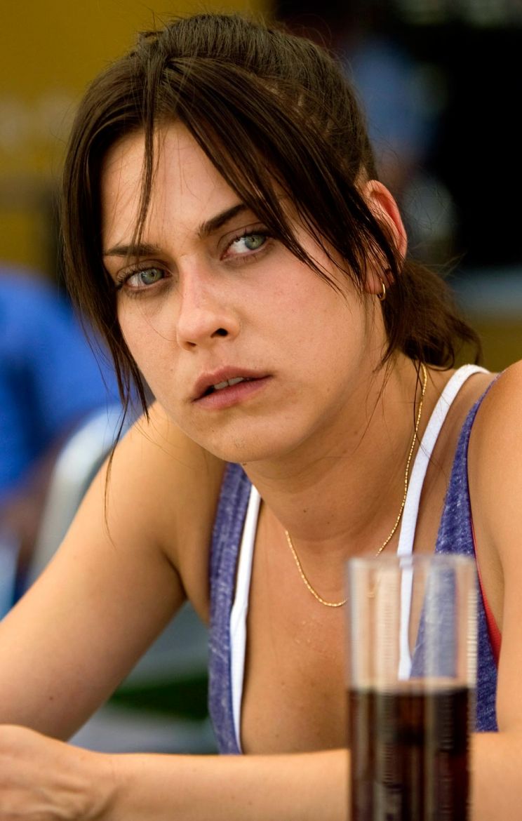 María León