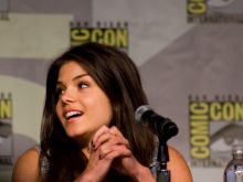 Marie Avgeropoulos #24629 picture (Landscape Medium)