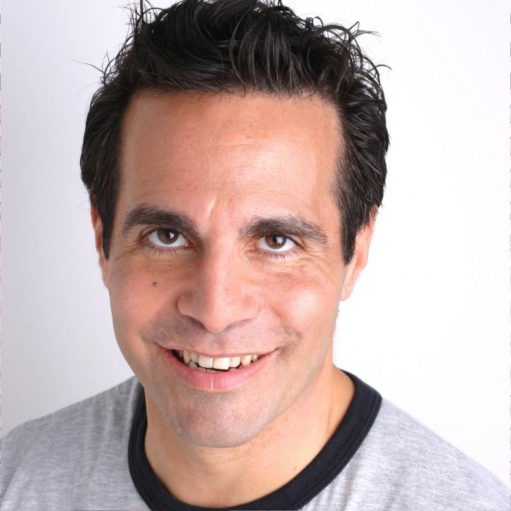 Mario Cantone