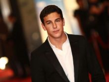 Mario Casas photo
