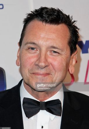 Mark Lindsay Chapman