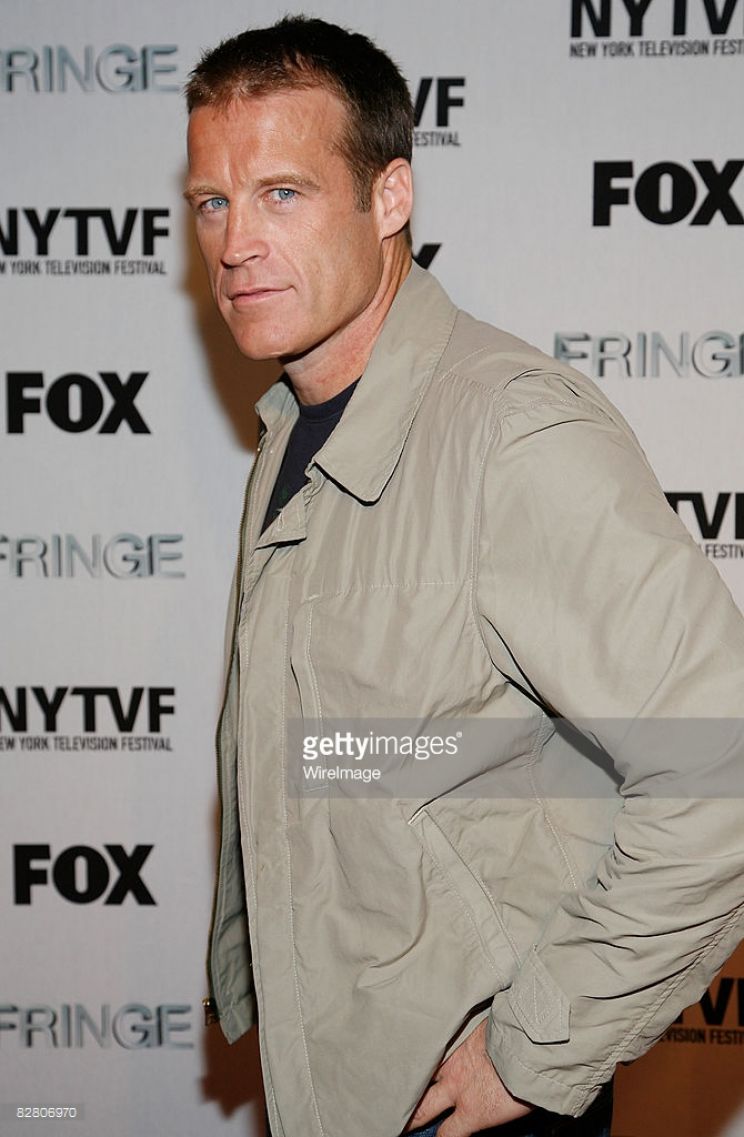 Mark Valley