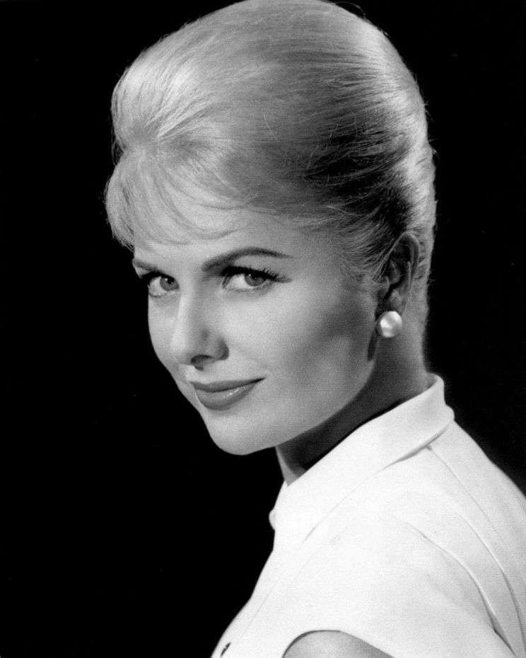 Martha Hyer