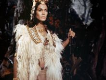 Martine Beswick