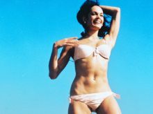 Martine Beswick