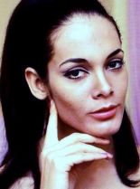 Martine Beswick