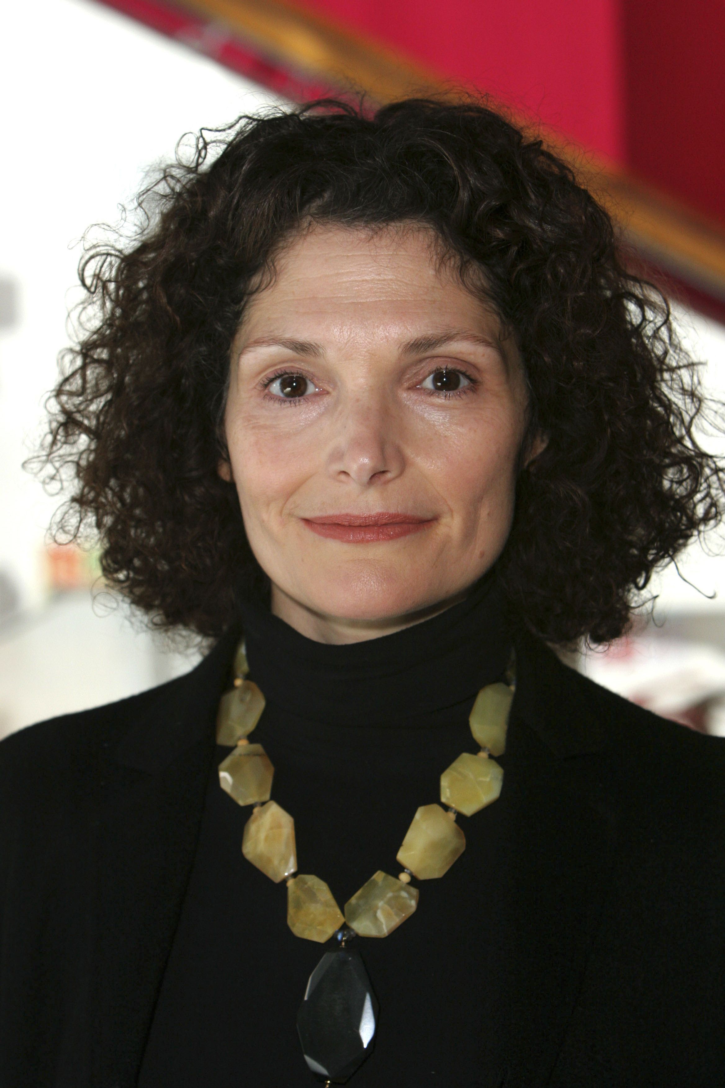 Mary Elizabeth Mastrantonio. 