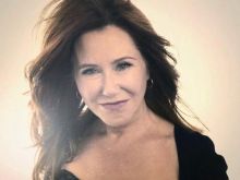 Mary McDonnell