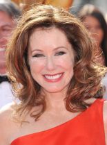 Mary McDonnell photo