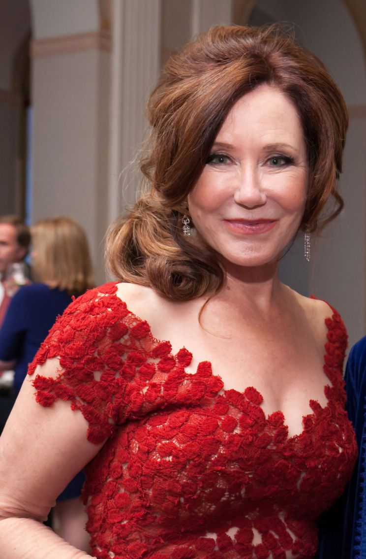 Mary McDonnell