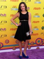 Mary Mouser photo