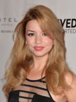 Masiela Lusha photo