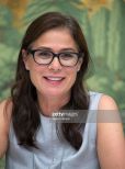 Maura Tierney