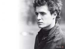 Max Irons