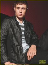 Max Irons #122006 picture (Portrait Medium)