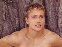 Max Riemelt photo