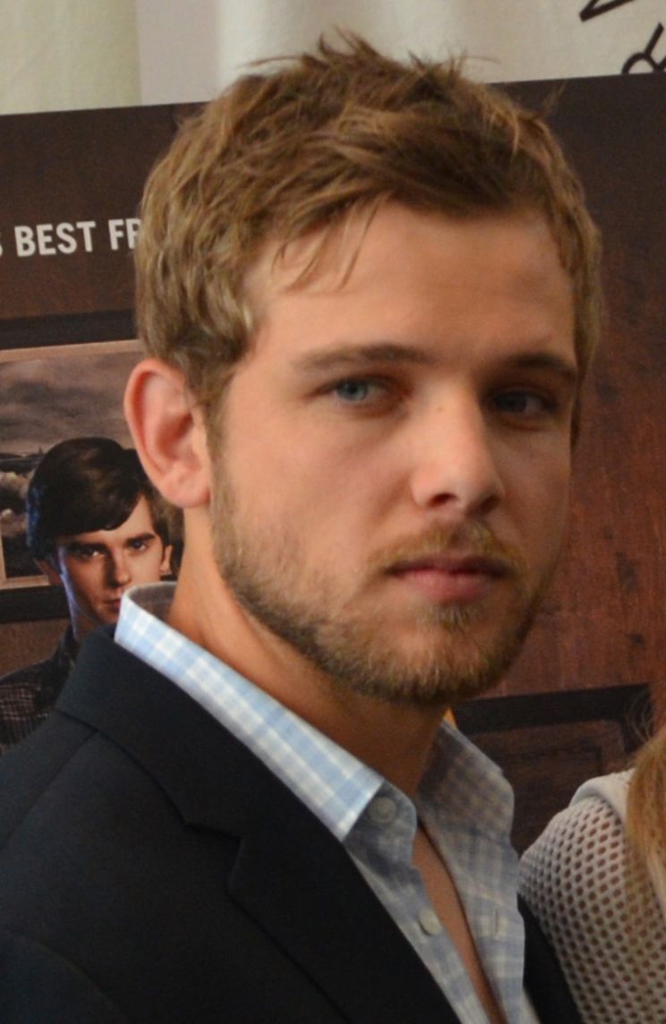 Max Thieriot