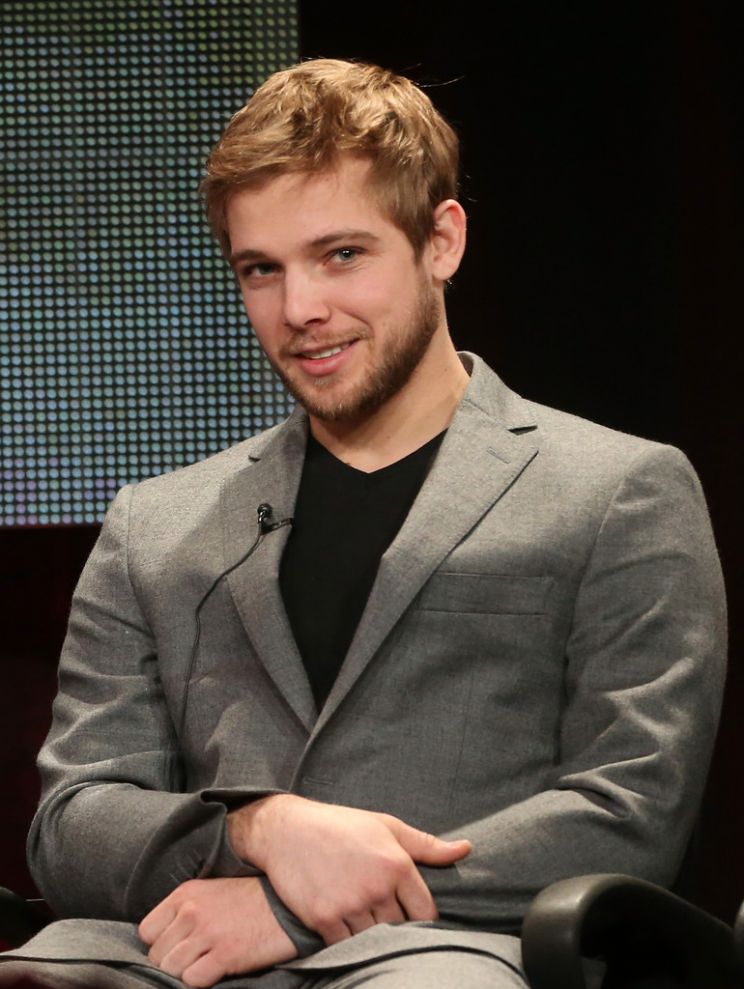 Max Thieriot