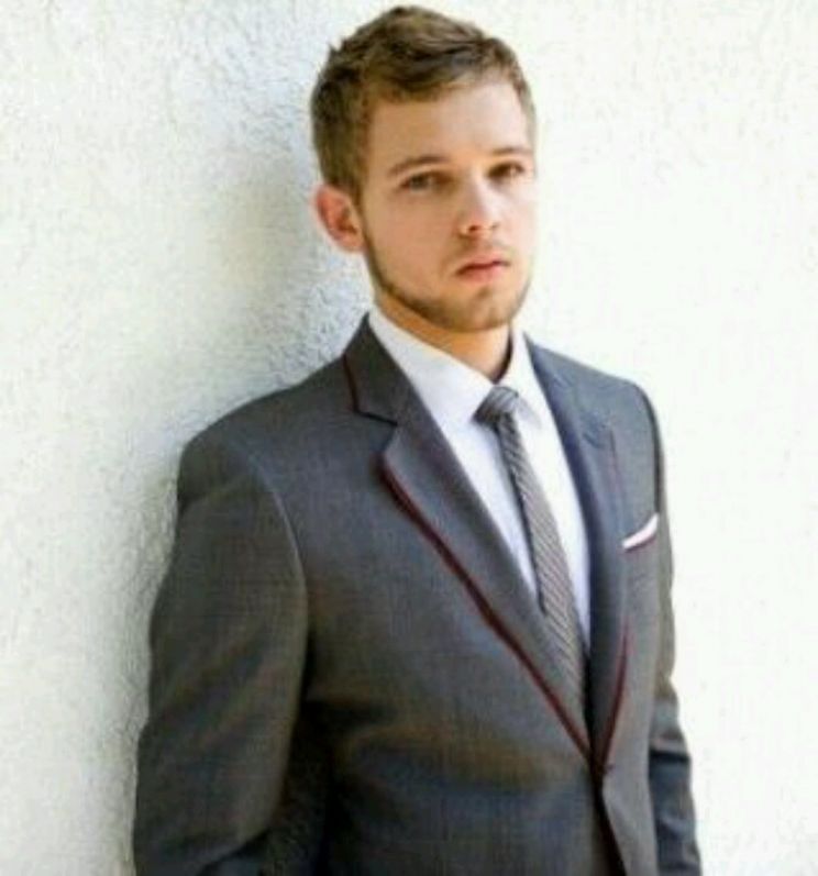 Max Thieriot