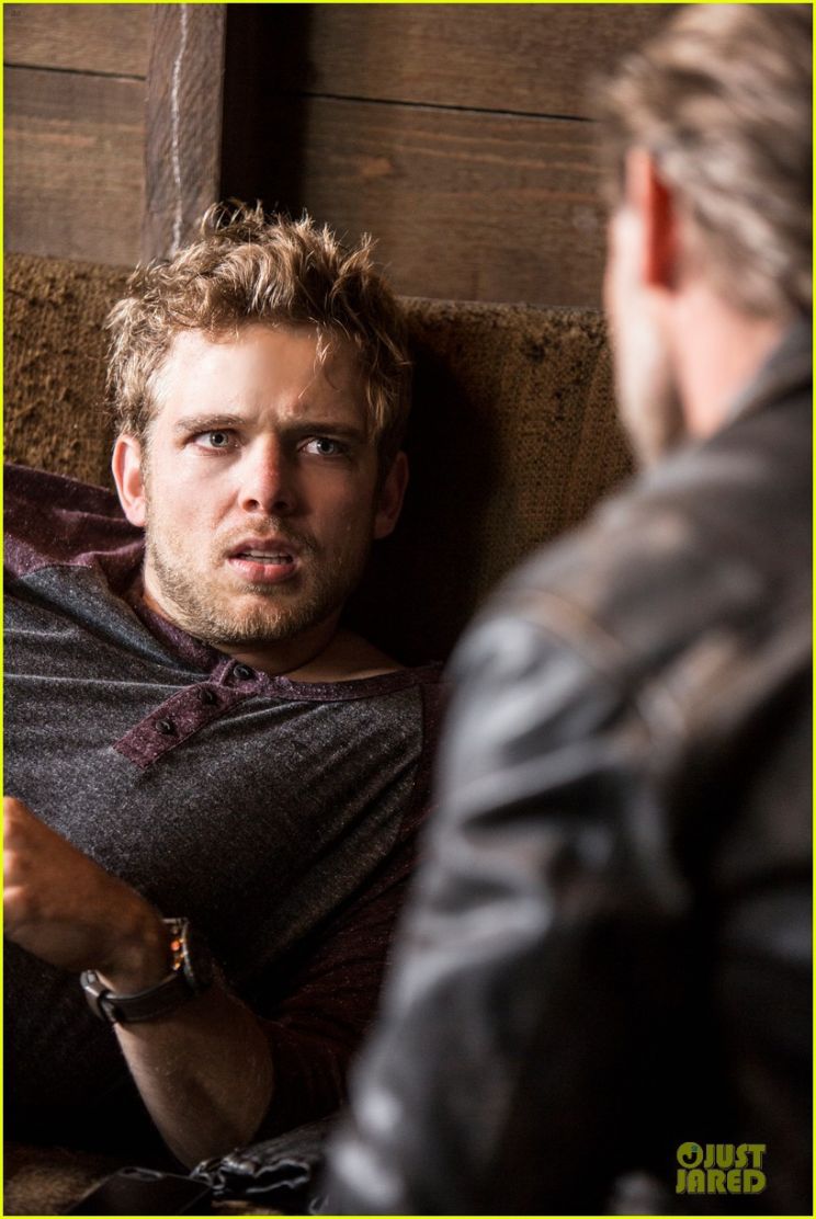 Max Thieriot