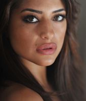 Mayra Leal