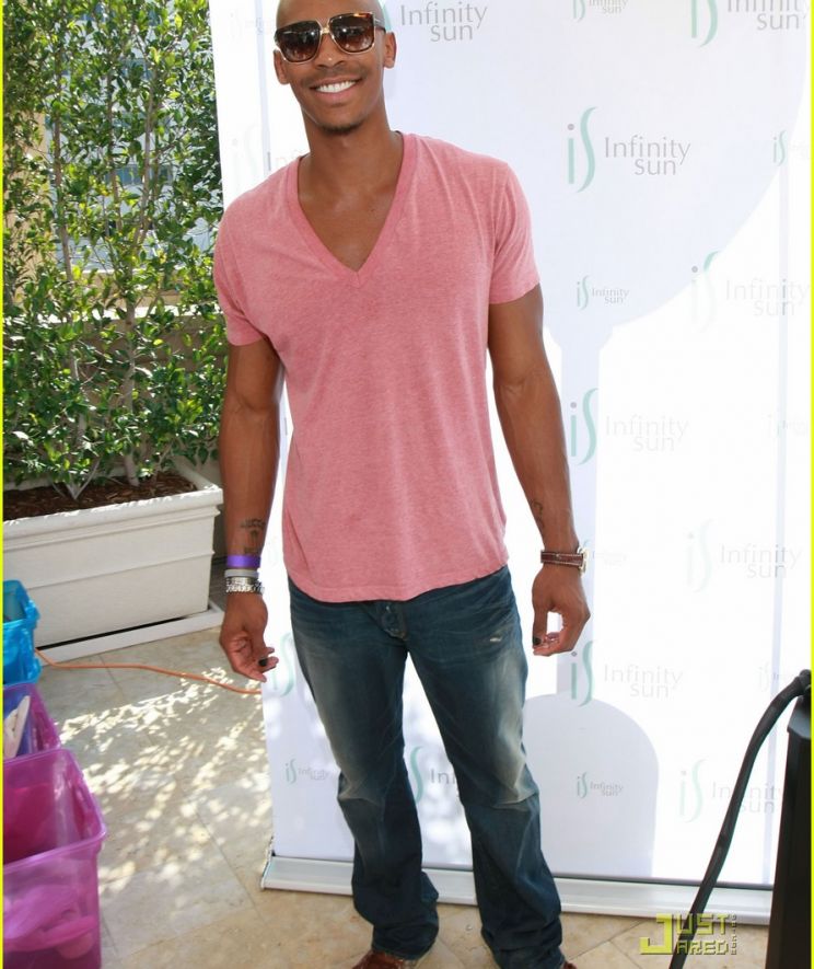 Mehcad Brooks