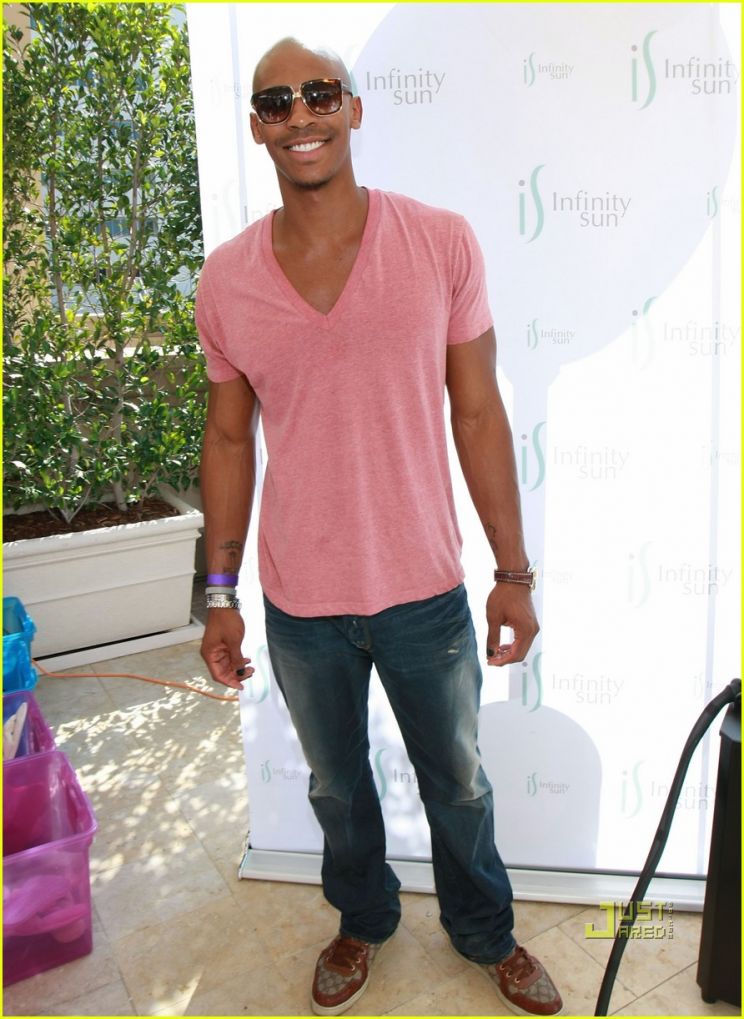 Mehcad Brooks