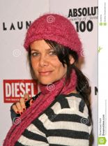 Meredith Salenger #323457 picture (Portrait Medium)