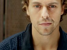 Metin Akdülger photo