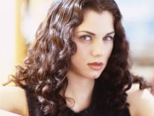 Mia Kirshner