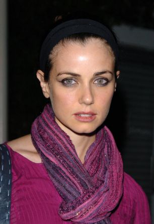 Mia Kirshner