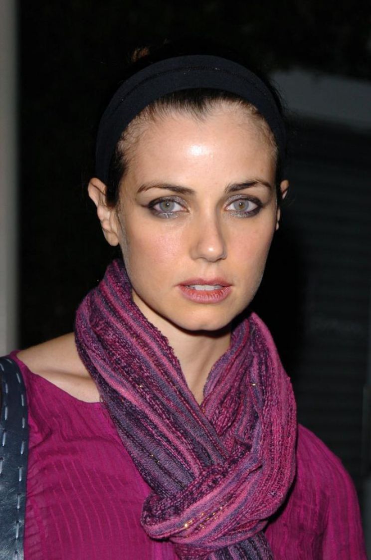 Mia Kirshner